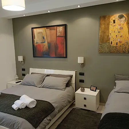 Vatican Break 4* רומא